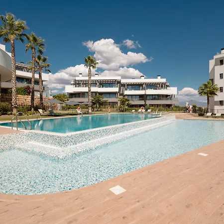 Apartment Luxurious 2 Bedroom Close To The In